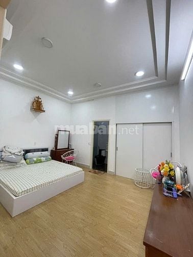 HIẾM. Gần Trường THPT Phước Kiển, DT 5x19m, Đường ô tô 12m