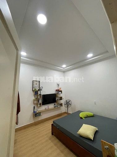 HIẾM. Gần Trường THPT Phước Kiển, DT 5x19m, Đường ô tô 12m