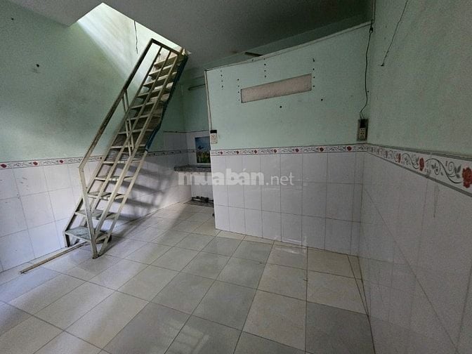 Bán nhà 67m2-6,1 tỷ, phù hợp xây mới, ngay Khánh Hội, Quận 4, TP.HCM