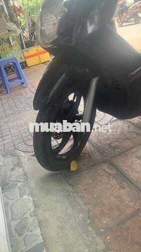 mình đang bán con xe máy hiệu yamaha