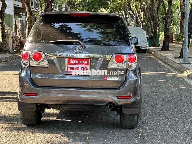 Toyota Fortuner 2012 2.7V 4x4 AT - 91000 km