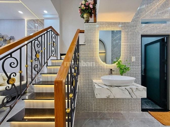 Bán nhà trệt 3 lầu Full nội thất gần TH Võ Thị Sáu 