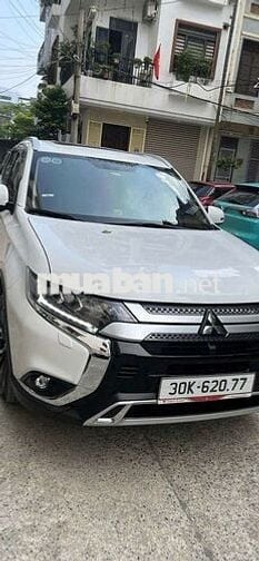 Bán Mitsubishi Outlander 2.0 Premium