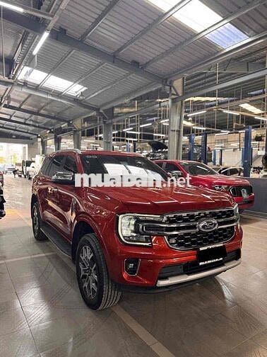 Ban Everest Titanium 2022 siêu lướt màu hiếm
