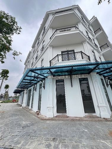 Em có một số suất ngoại giao Shophouse 80m2 130m2 13tỷ tại Quốc lộ 32