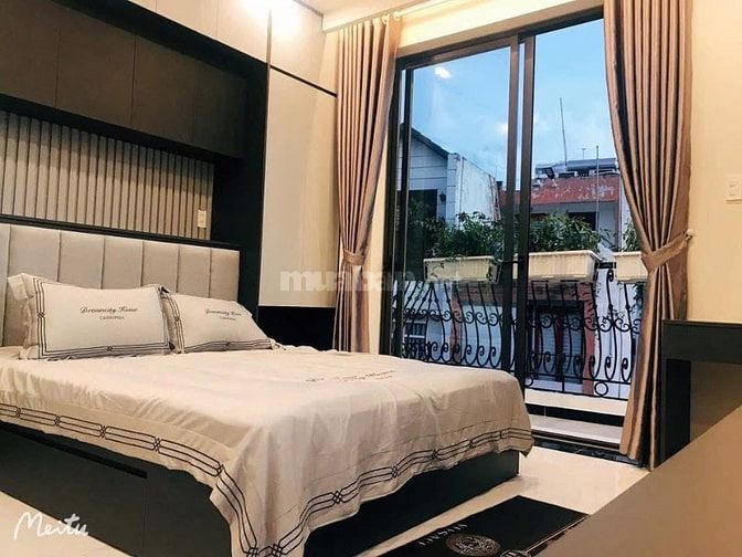 HOA SỨ PHÚ NHUẬN, 3 LẦU, 5PN, 6WC. FUll NT