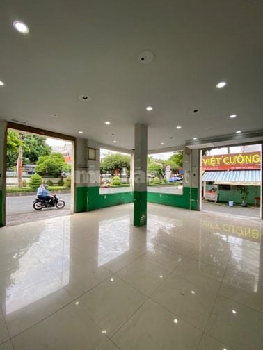 Chính chủ cho thuê biệt thự góc 2 mặt tiền 567 Bình Thới - Quận 11