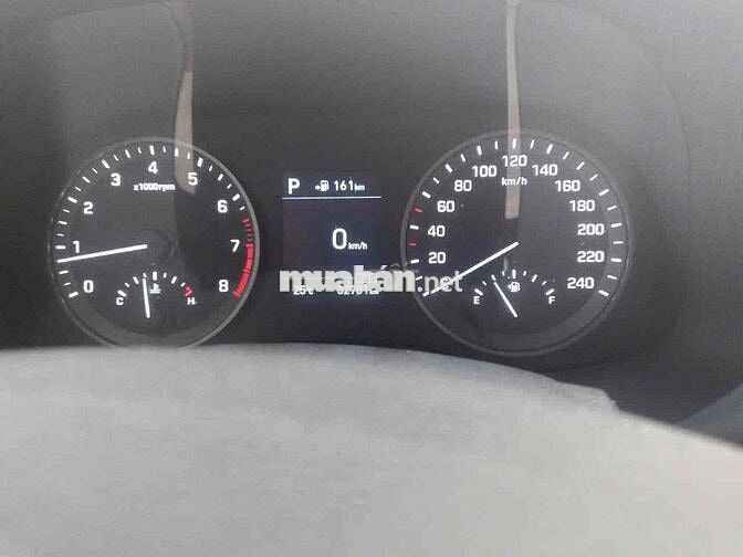 Hyundai Tucson 2019 2.0L Tiêu chuẩn - 33000 km