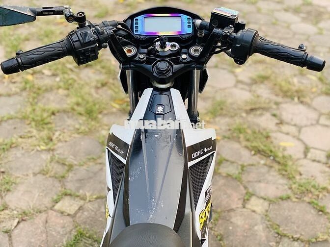 SUZUKI SATRIA 150FI TRẮNG ZIN MÁY CHẤT ĐẸP 9 CHỦ