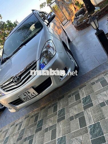 Toyota Innova 2010 G - xe gia đình