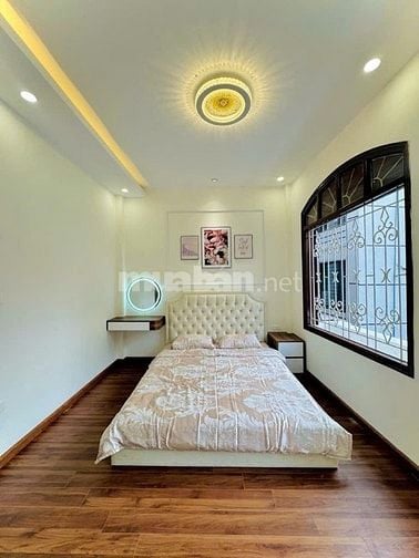 NHÀ MỚI GẦN PHỐ, FULL NỘI THẤT, NHIỀU TIỆN ÍCH XUNG QUANH