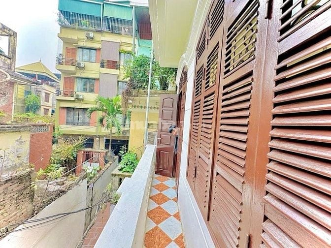 NHÀ MỚI GẦN PHỐ, FULL NỘI THẤT, NHIỀU TIỆN ÍCH XUNG QUANH