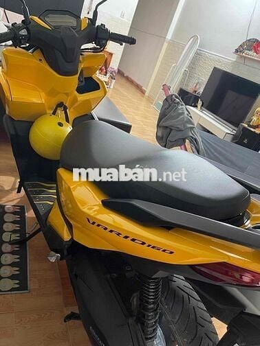 Kẹt tiền bán lại xe Vario Nhập mới mua trước tết