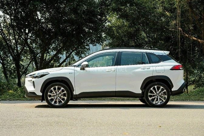 TOYOTA CROSS 2025 NHẬP KHẨU. MỚI 100% . NHIÈU ƯU ĐÃI
