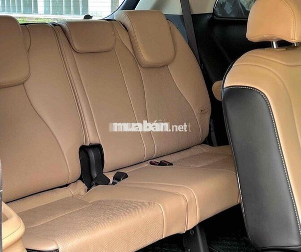Xe Kia Carnival 2022 2.2D Premium 8 chỗ - 49900 km