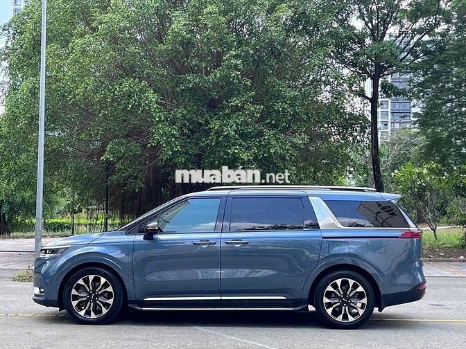 Xe Kia Carnival 2022 2.2D Premium 8 chỗ - 49900 km