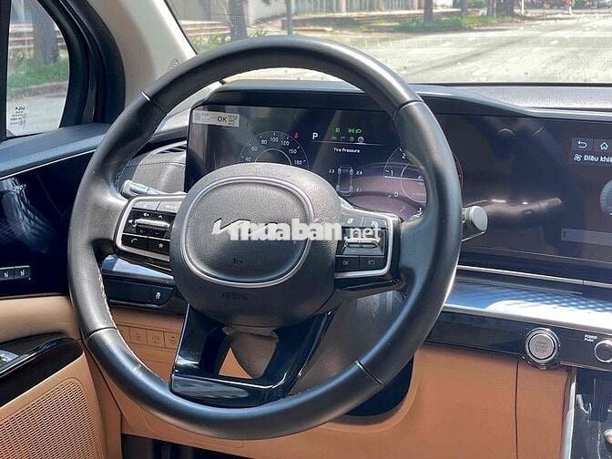 Xe Kia Carnival 2022 2.2D Premium 8 chỗ - 49900 km