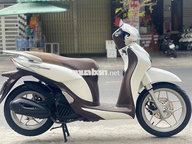 SHmode trắng zin êm áo đẹp 1 đời chủ