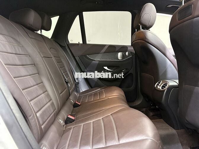 Mercedes Benz GLC 2019 300 4Matic - 63000 km