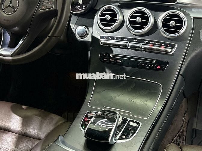 Mercedes Benz GLC 2019 300 4Matic - 63000 km