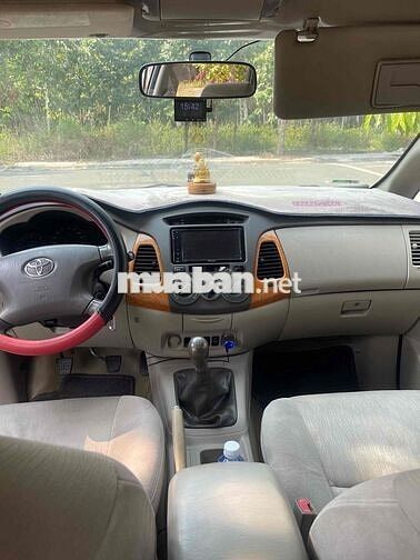 Toyota Innova 2010 G - 182 km