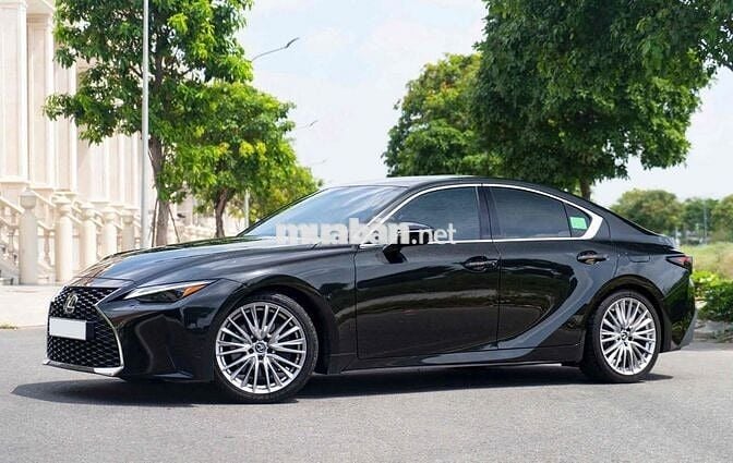Lexus IS 2021 Luxury - 5 km