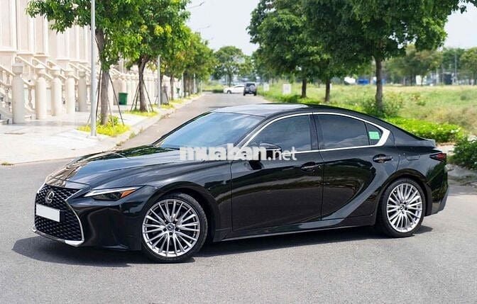 Lexus IS 2021 Luxury - 5 km