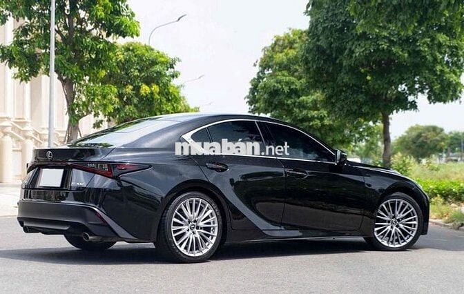 Lexus IS 2021 Luxury - 5 km