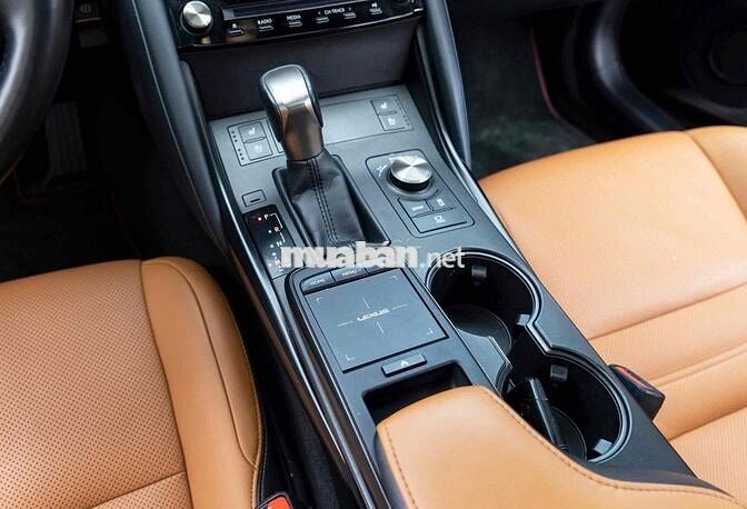Lexus IS 2021 Luxury - 5 km
