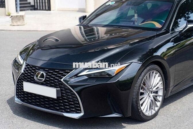 Lexus IS 2021 Luxury - 5 km