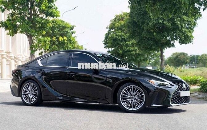 Lexus IS 2021 Luxury - 5 km
