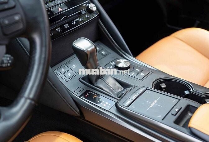Lexus IS 2021 Luxury - 5 km