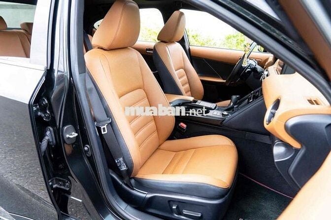 Lexus IS 2021 Luxury - 5 km