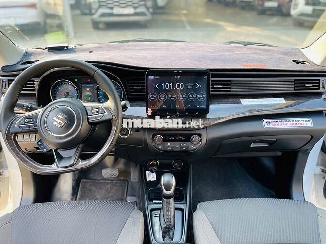 Suzuki Ertiga Hybrid 2023 màu trắng - 38000 km
