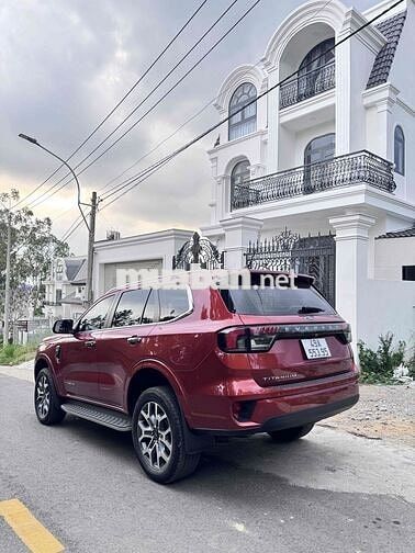 Ford Everest Titanium 2.0L 4x2 AT 2022 Form mới