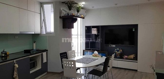 Bán căn hộ CT2 Hoàng Cầu 80m2, 2PN, cho thuê 17tr/tháng, giá 7,xx tỷ