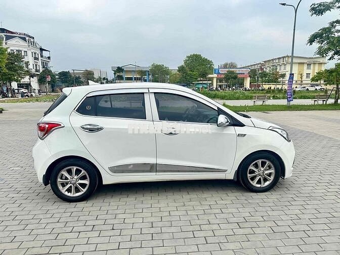 Hyundai i10 2015 1.0 AT nhập khẩu xe rất đẹp