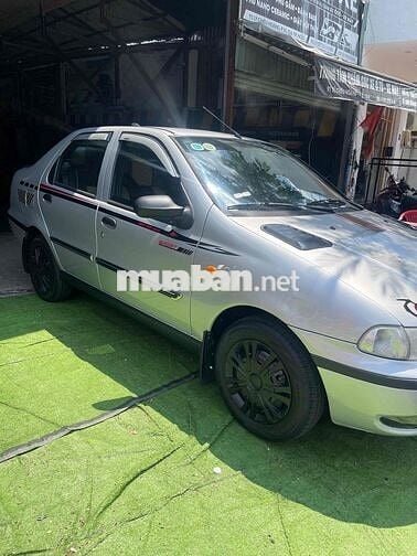 Fiat Siena 2002 HLX 1.6 - 1600 km