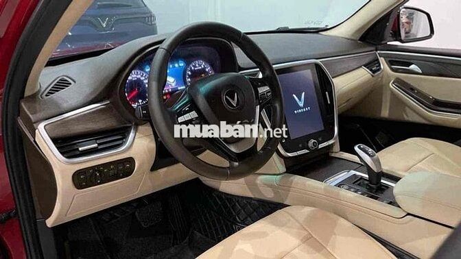 VinFast Lux SA2.0 2020 Premium 2.0 AT - 66000 km