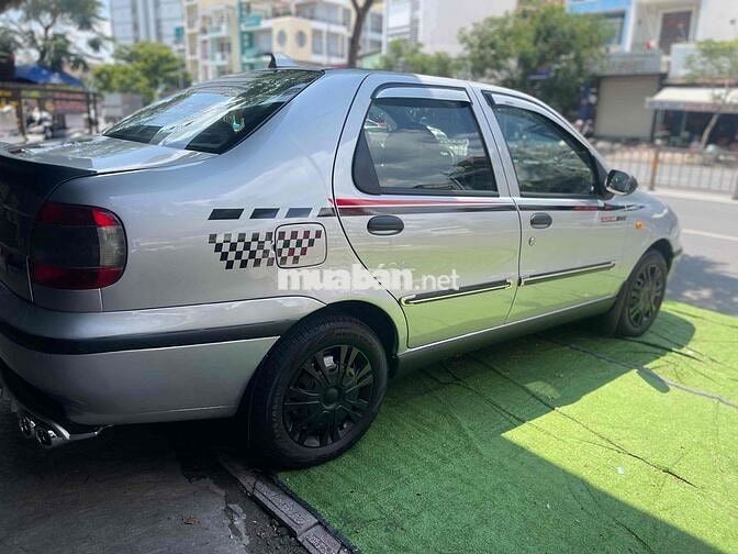 Fiat Siena 2002 HLX 1.6 - 1600 km