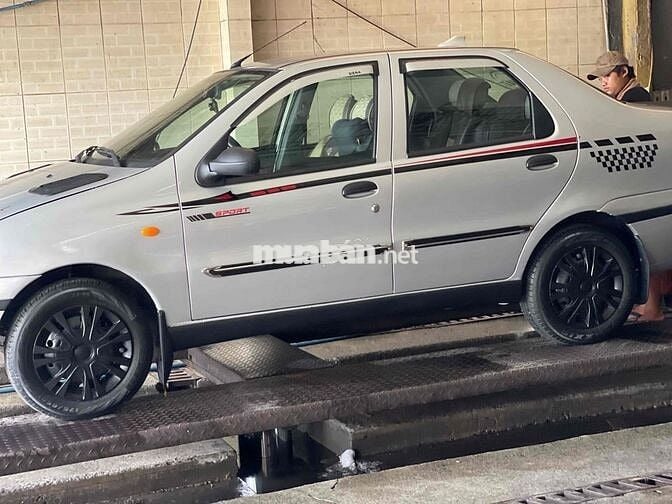 Fiat Siena 2002 HLX 1.6 - 1600 km