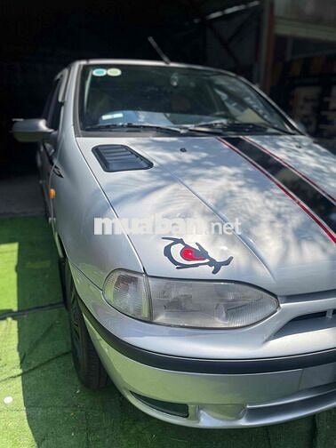 Fiat Siena 2002 HLX 1.6 - 1600 km