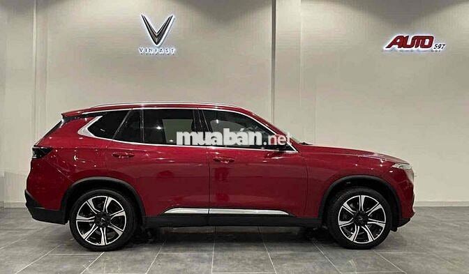 VinFast Lux SA2.0 2020 Premium 2.0 AT - 66000 km