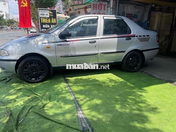 Fiat Siena 2002 HLX 1.6 - 1600 km