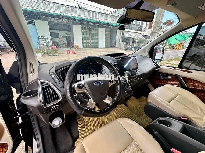 Ford Tourneo 2.0 Titanium lên Limousine thông minh