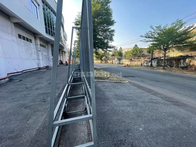 Cho thuê kho xưởng KCN Tân Tạo, Bình Tân, đất : 5.500m2, XD : 8.000m2
