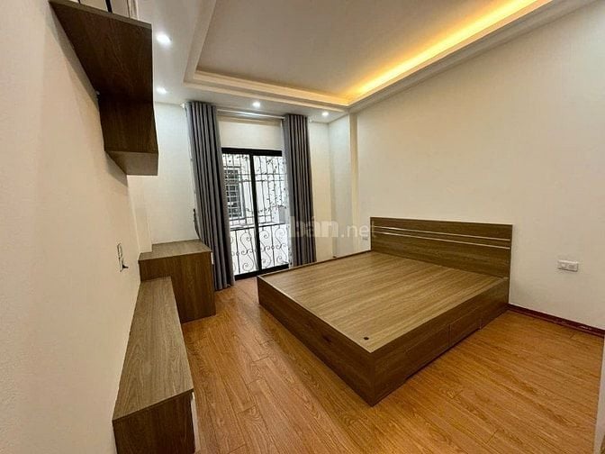 Nhà 5 tầng, nhà mới,nội thất mới ,oto đỗ cửa ngõ 462 Ngọc Thụy