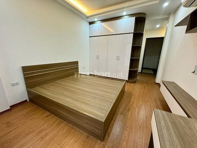 Nhà 5 tầng, nhà mới,nội thất mới ,oto đỗ cửa ngõ 462 Ngọc Thụy