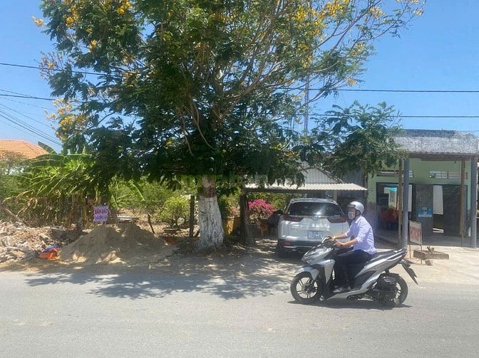Bán đất mặt tiền gần biển Tân thành  649m giá 6,690 tỷ