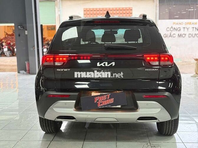 Kia Sonet 2022 Premium 1.5 AT, màu đen,đi 5000 km